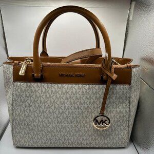 Michael Kors Gibson Tote Bag in Vanilla